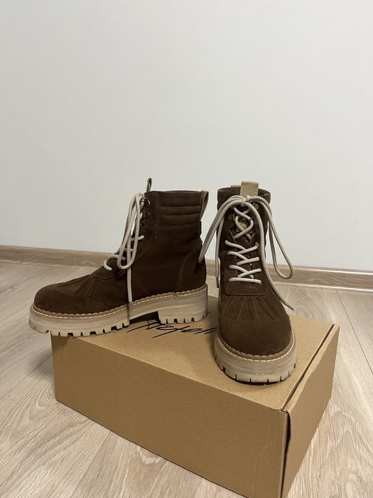 Жіночі черевики Artell (39 розмір)