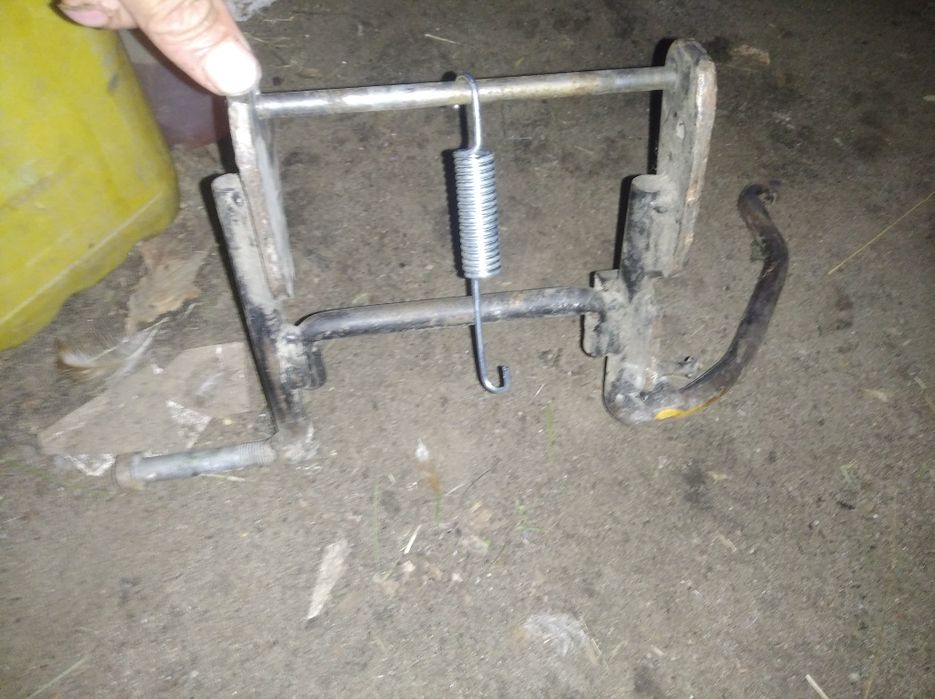 Продам лапку центральну на сузуки летс 1-2-3 і Сузукі сепію