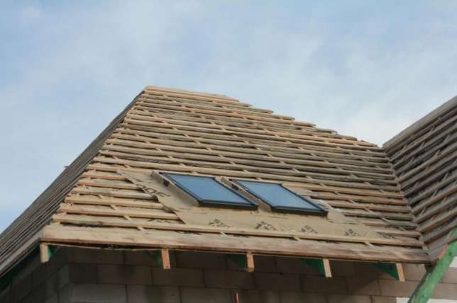 КРОВЕЛЬНЫЕ РАБОТЫ  Монтаж водостока Подшива карнизов кровли