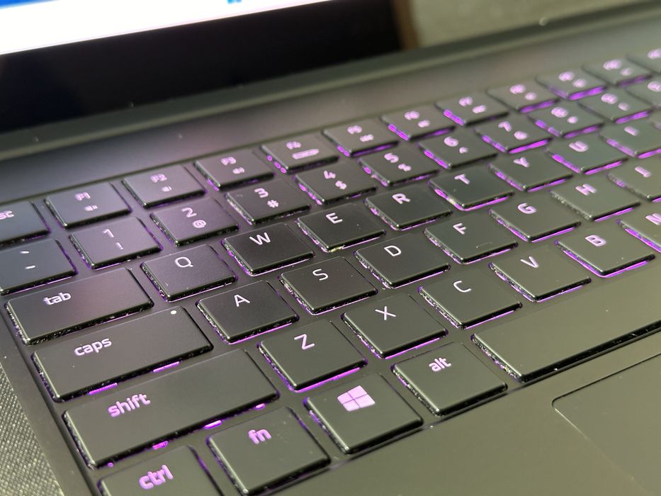 4K екран! RTX 2070 8gb! Razer Blade 15, i7-10750H, 16/512gb