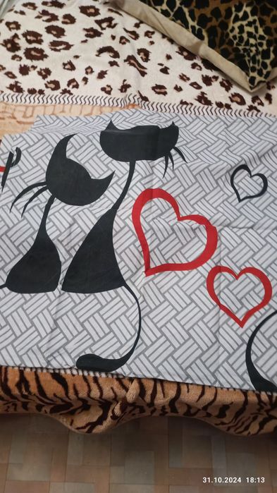 Продам постельное белье кошки