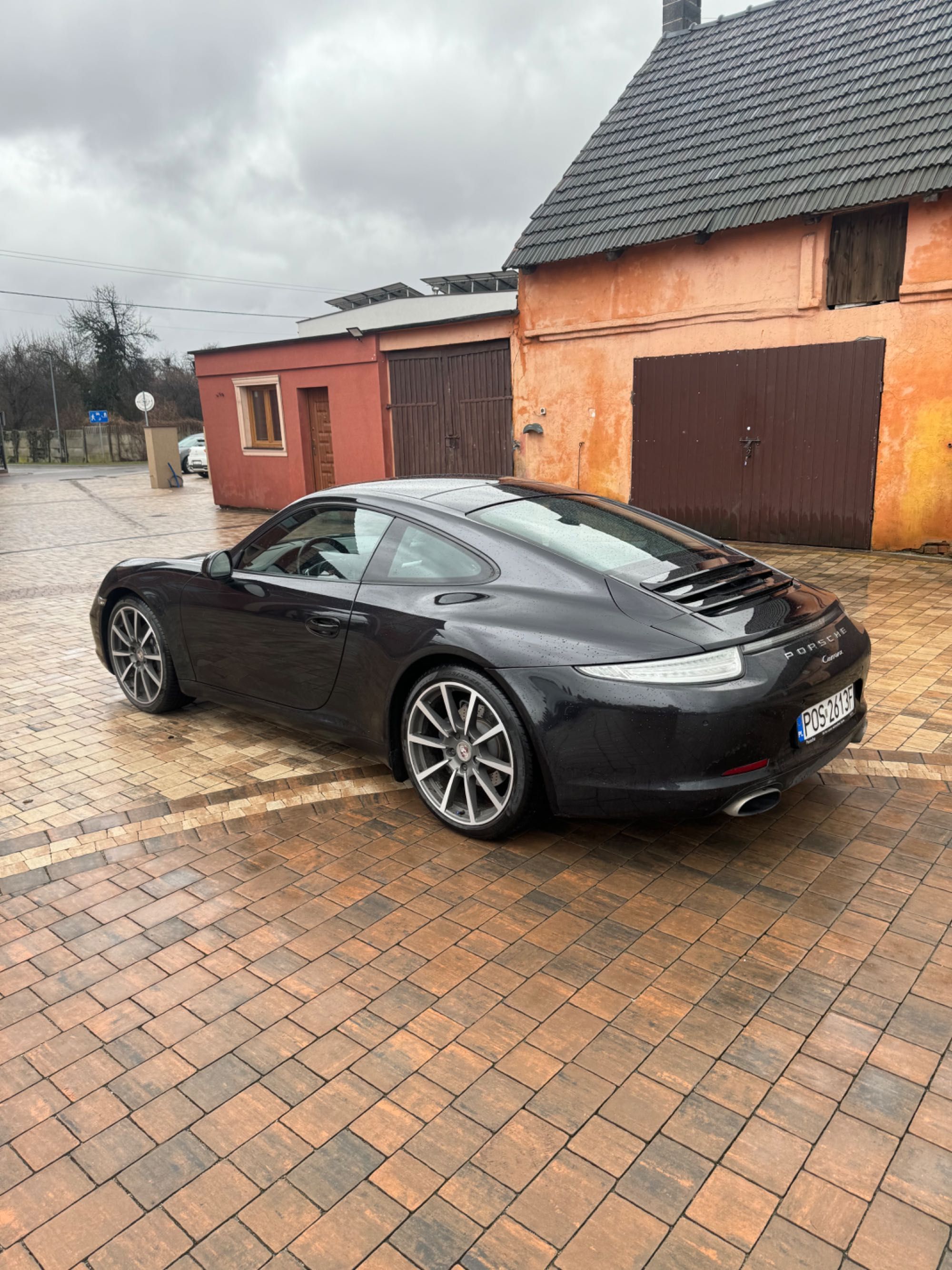 Porsche 911 carrera model 991 mały przebieg