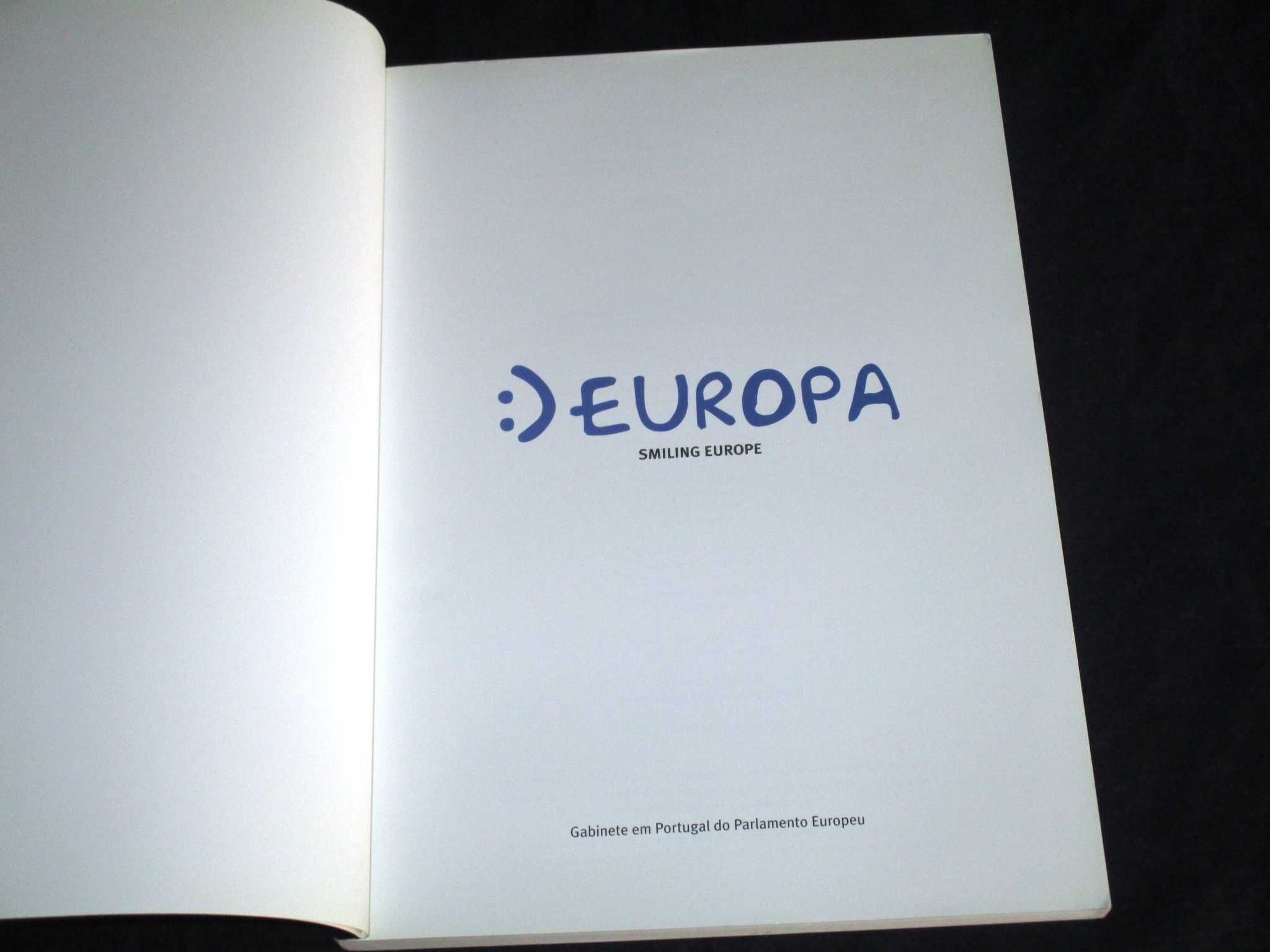 Livro Europa Smiling Europe 50 Anos dos Tratados de Roma Cartoon