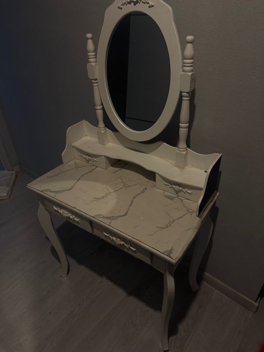 Toaletka biała używana