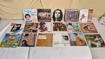 17-Vários discos em vinil antigos