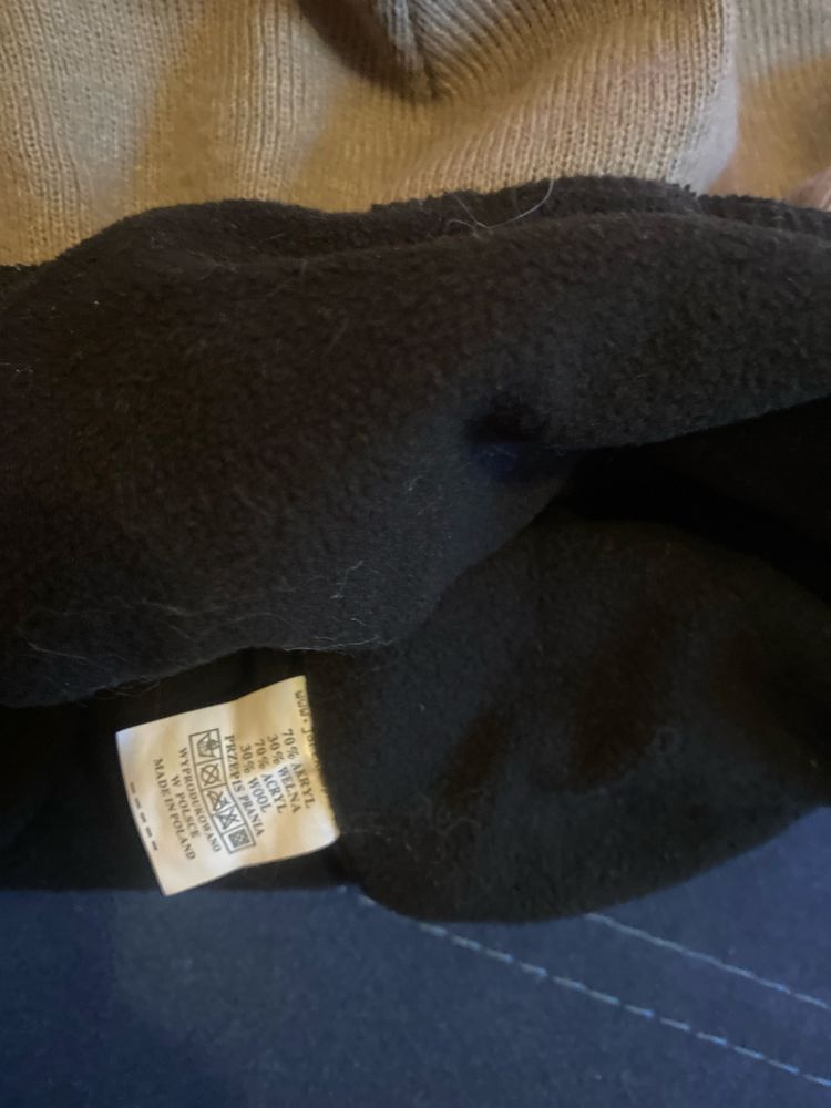 Czapka ocieplana nowa z pomponem