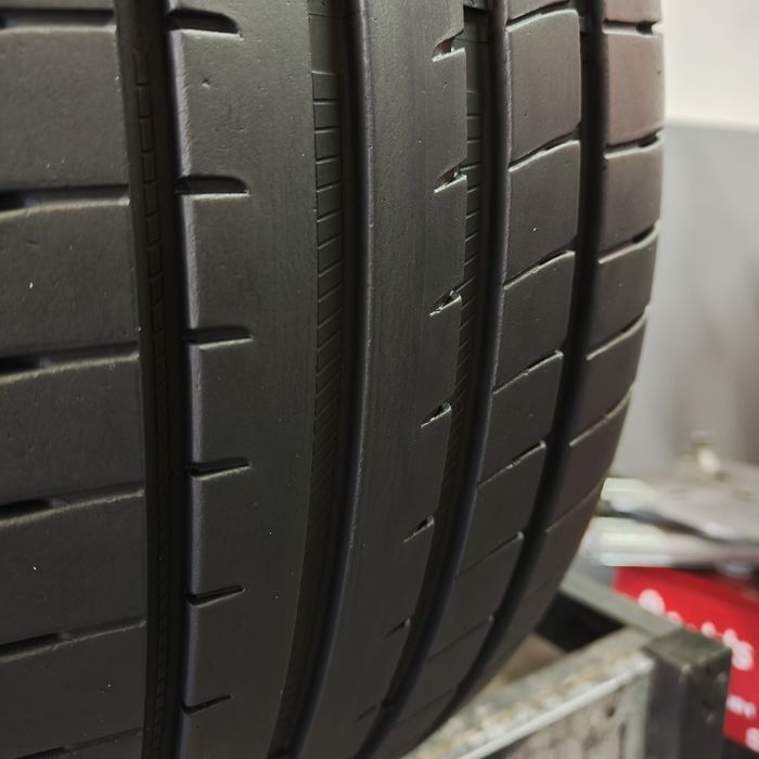 225/45/18 XL Sprzedam parę opon letnich Goodyear