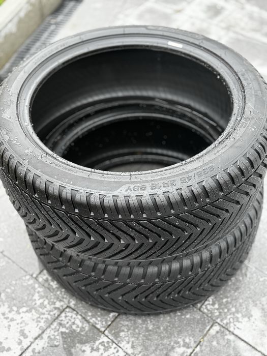 2x 235/45/18 r18 Opona wielosezonowa całoroczna Kormoran 2023