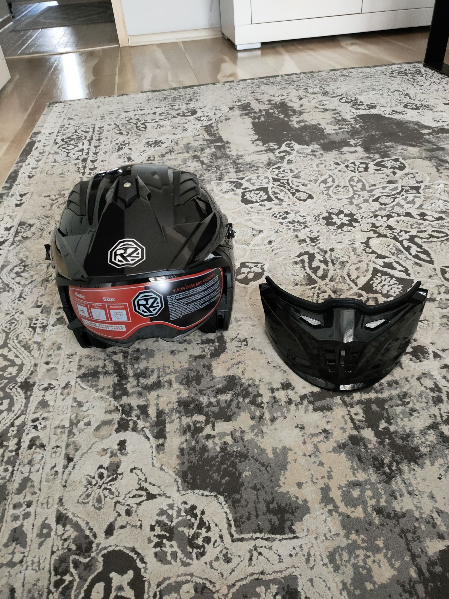 Kask motocyklowy czarny  m nowy