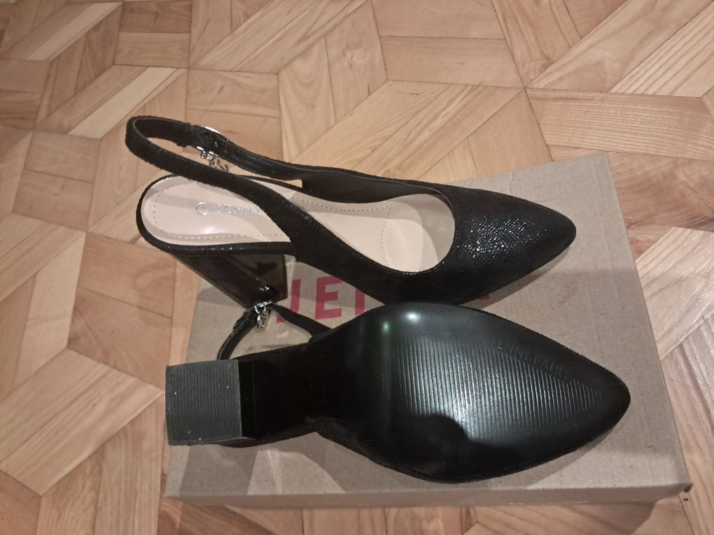 Buty na obcasie,  rozm. 38