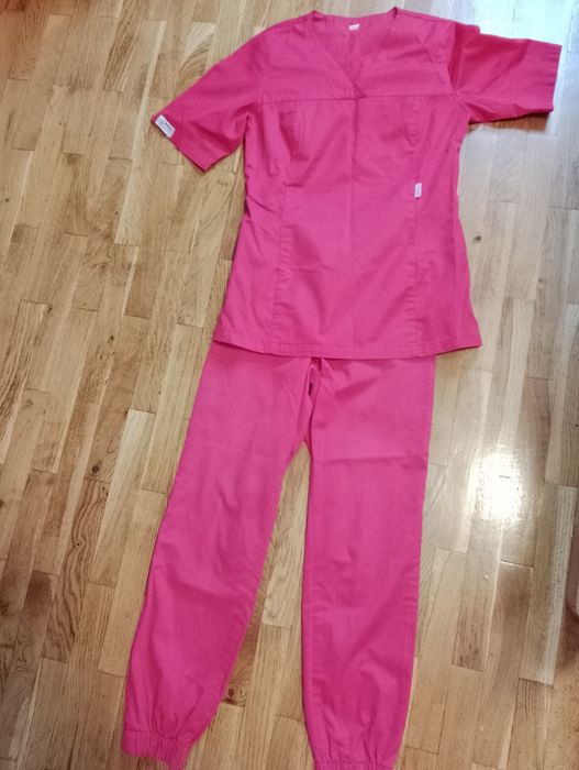 Медичний костю розмір 42 без дефектів