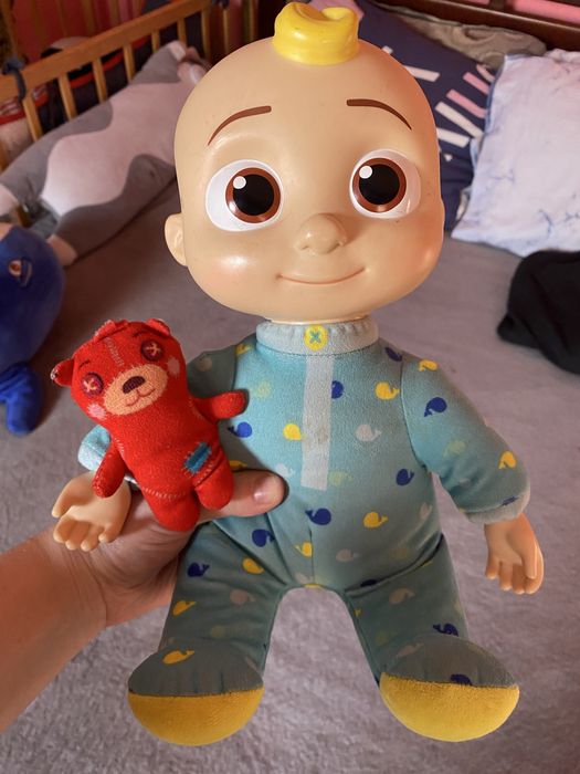 Іграшка Cocomelon розмовляє