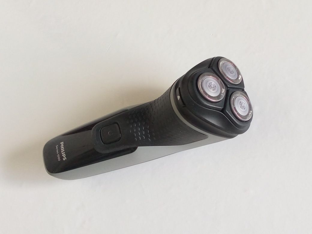 Аккумуляторная электробритва Philips S1231