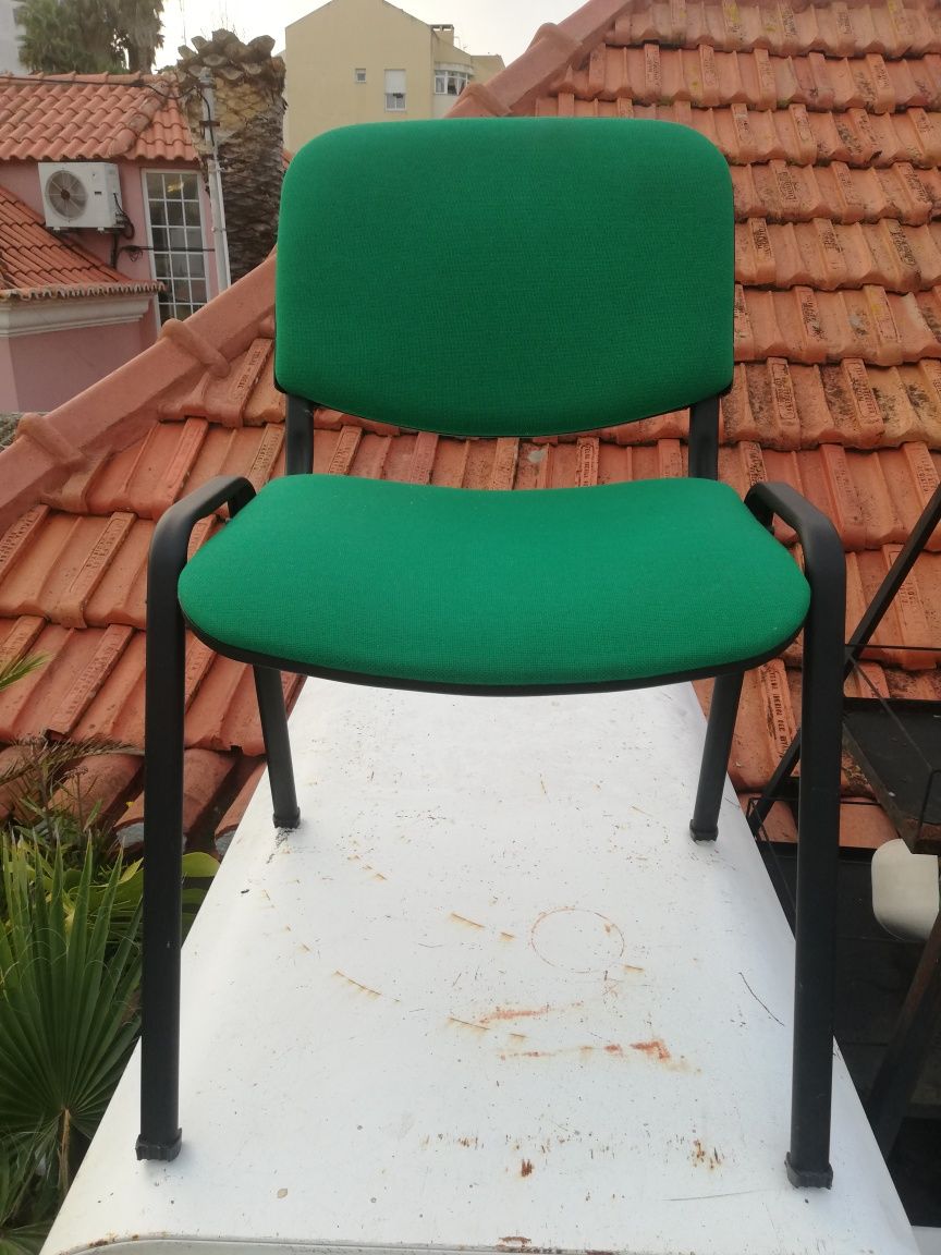 Cadeira.    .     .