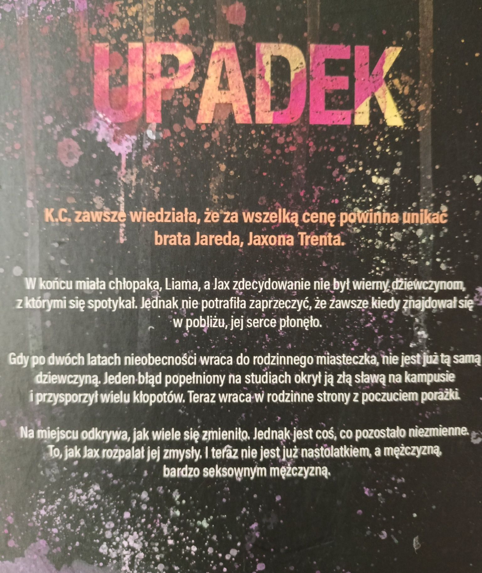 Upadek. Książka Penelope Douglas. Przygoda K.C. Carter.