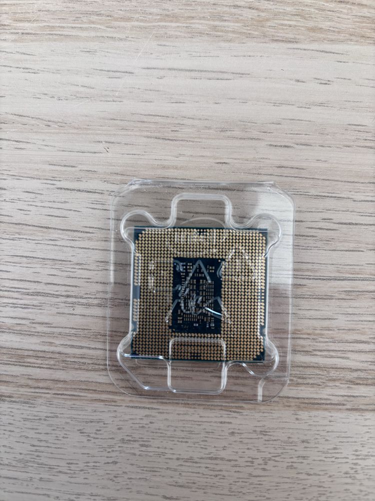 Procesor intel core i3-10100f