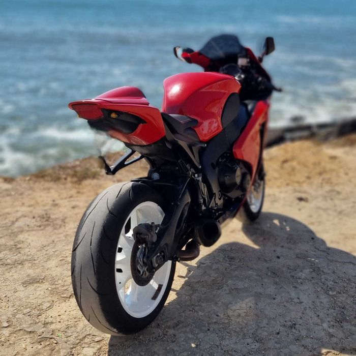 Honda cbr 1000 rr