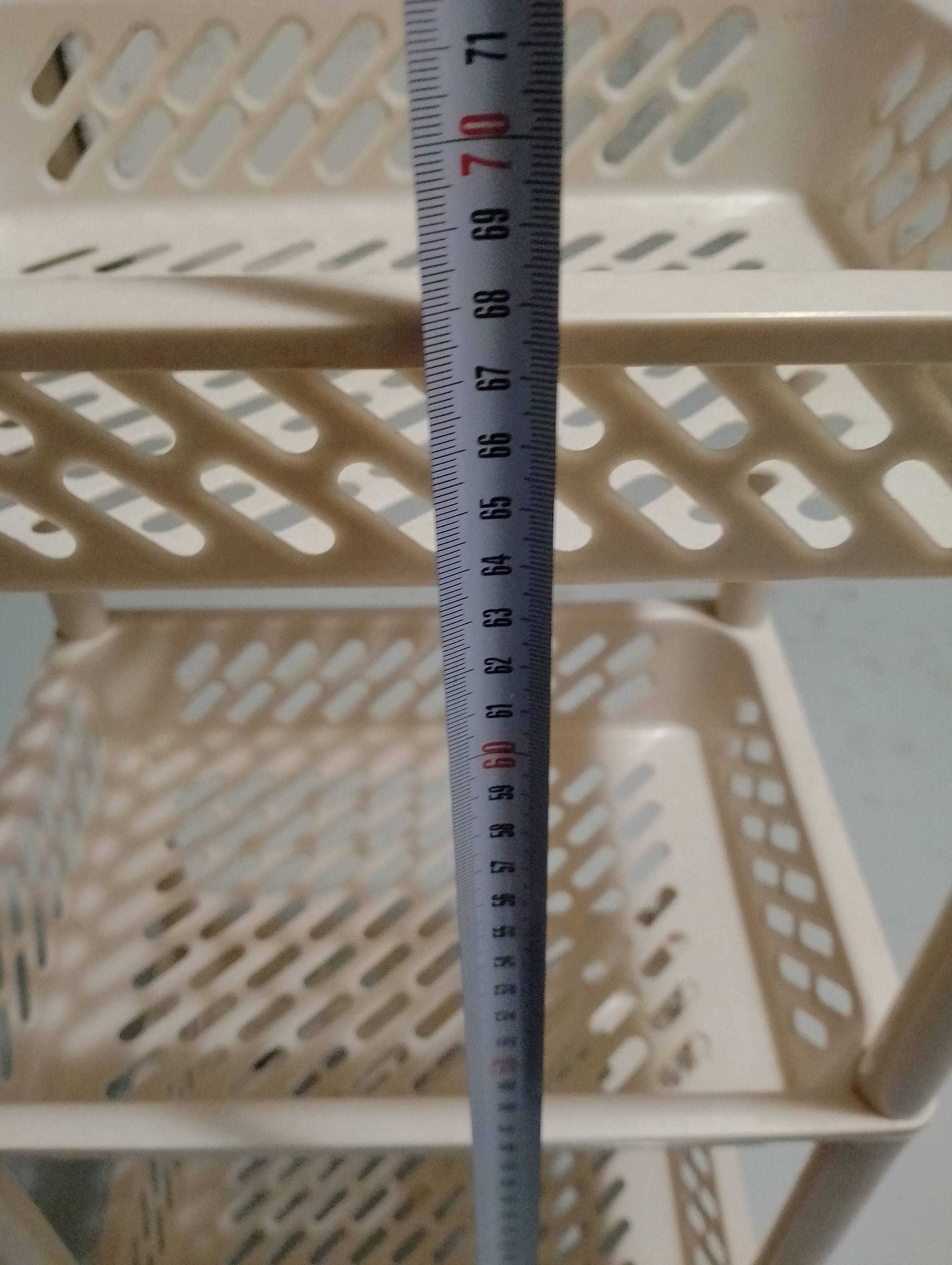 Plastikowy regał do łazienki wysokość 68 cm