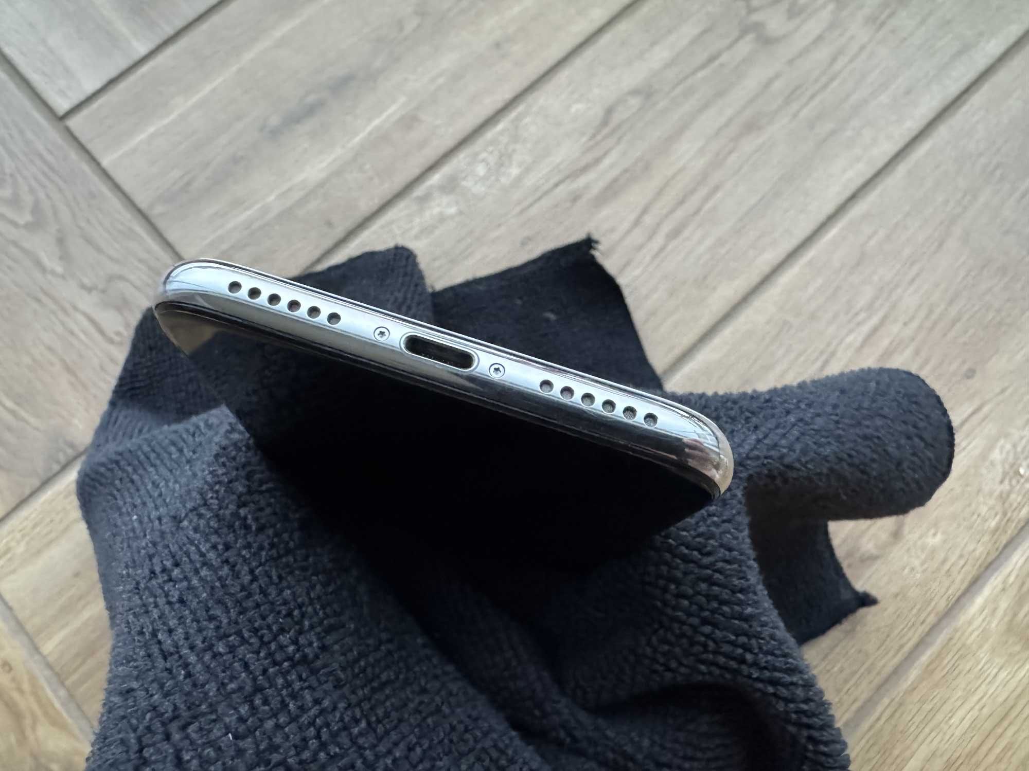 Apple iPhone X 64GB Silver (MDM, нова батарейка)