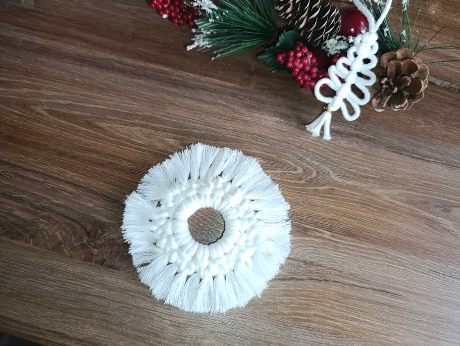 Świąteczna podkładka pod kubek handmade makrama biała śnieżynka