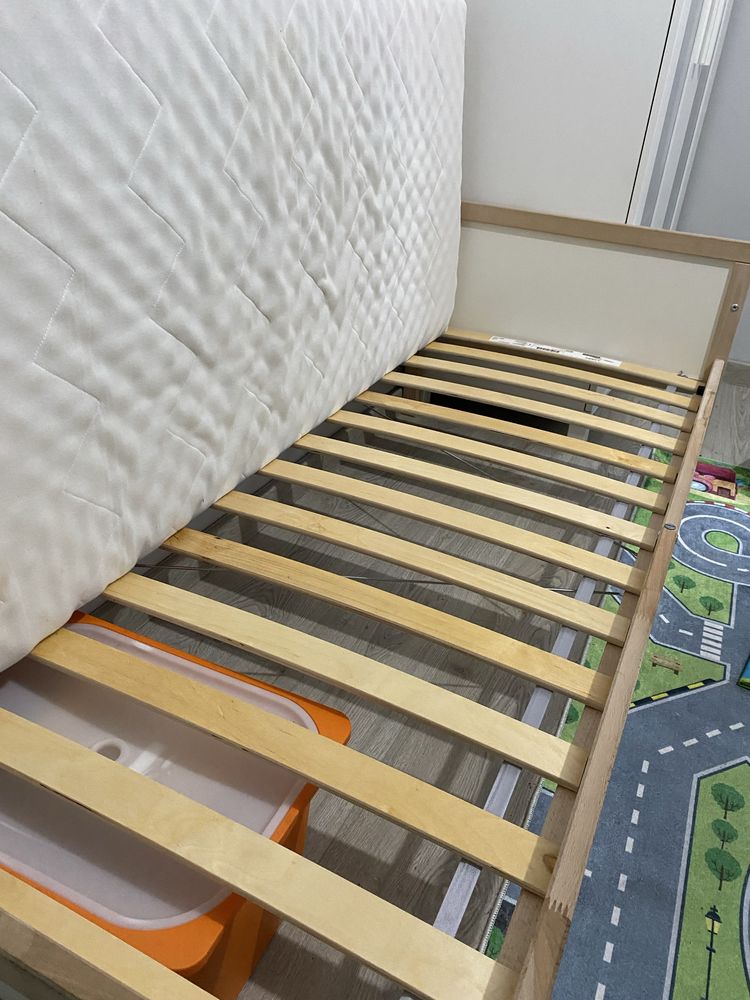 Łóżko dla dziecka IKEA SNIGLAR rama łóżka z barierką, buk, 70x160 cm