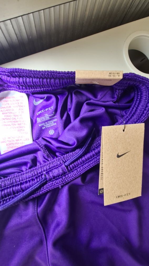 Calcoes dri-fit nike por estrear