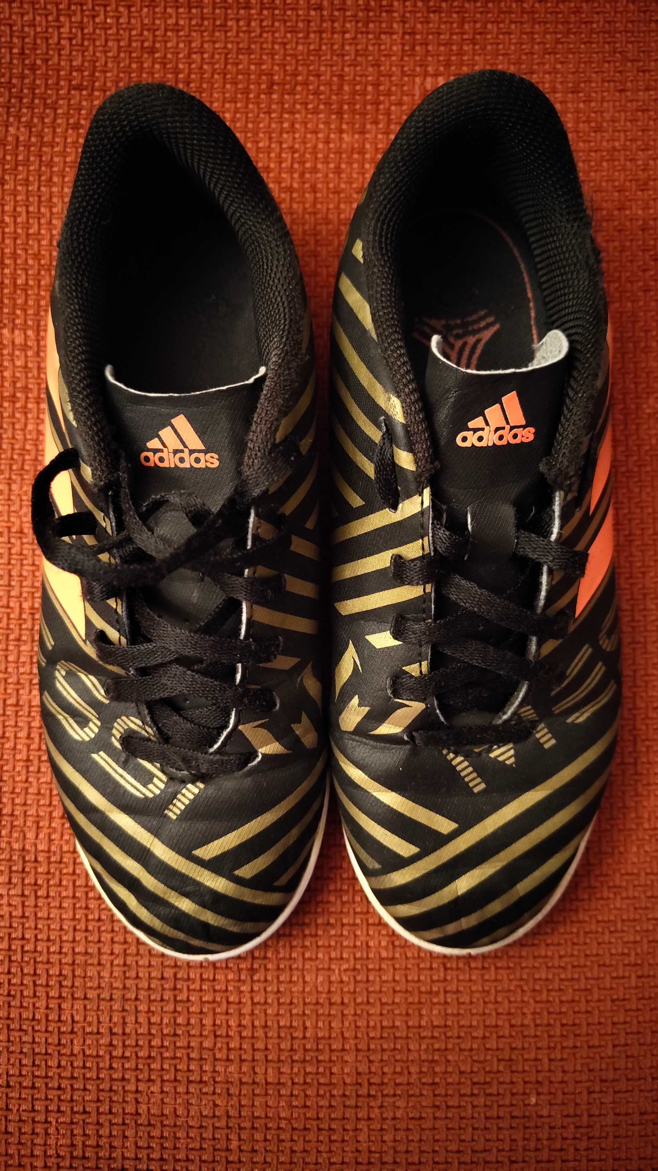 Chuteiras Adidas Messi (tamanho 34)