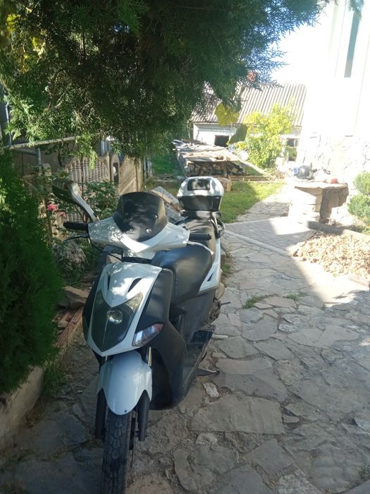 Продається скутер Кумсо 50 на регістрації на номерах