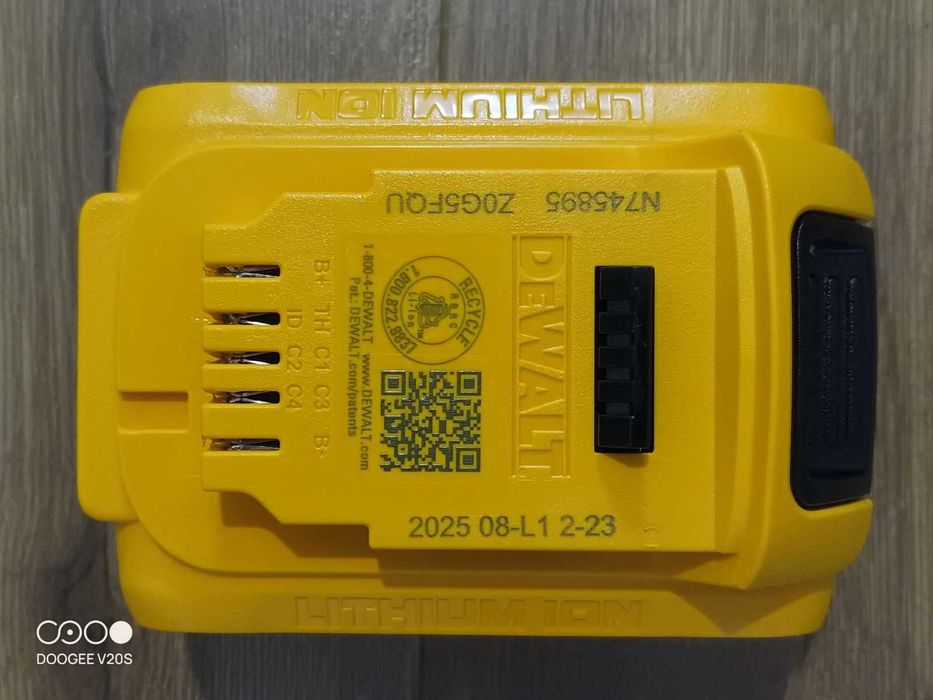 DeWalt DCB205, DCB205-2 20V Max Li-ion Battery
