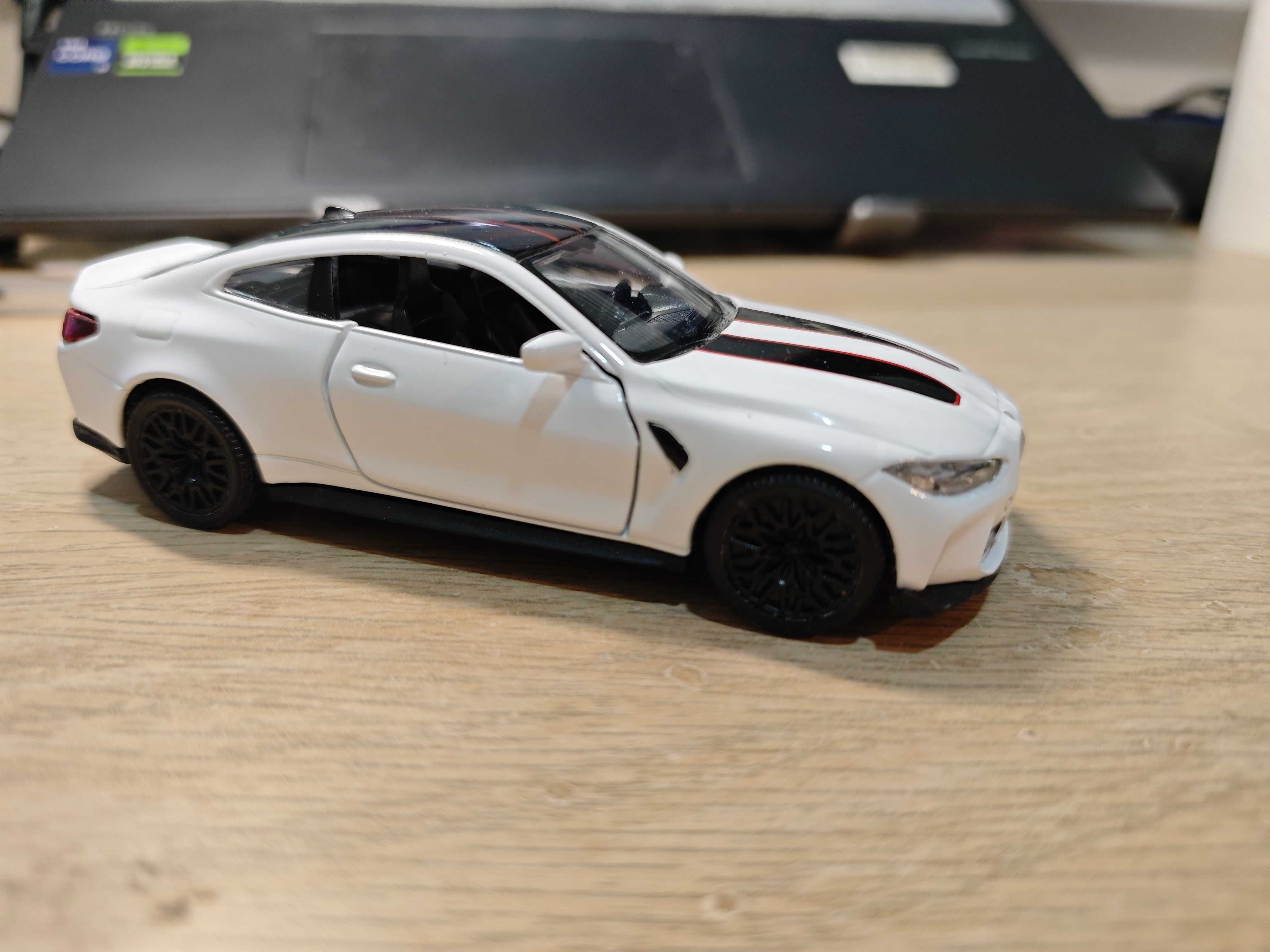 Miniatura BMW M4 CSL