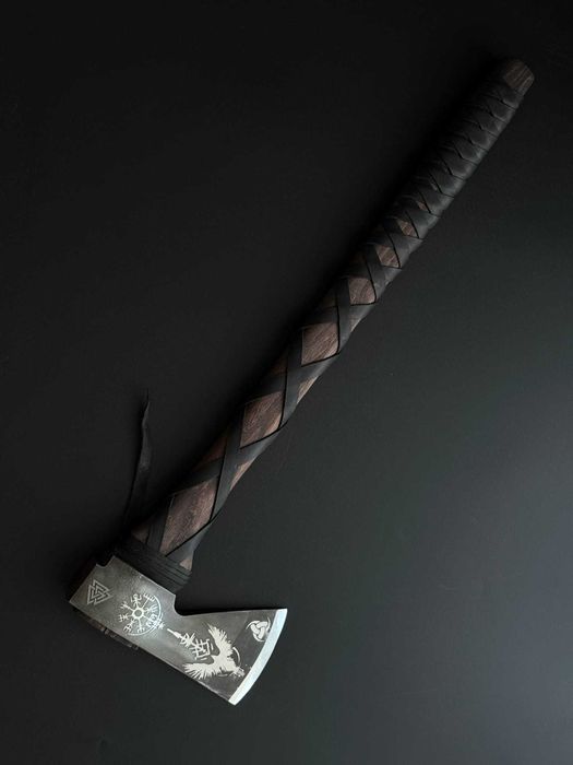 Сокира кована на подарунок Ворон 2 TR72 сталь 65Г Топор ручной работы