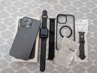 Piękny iPhone 15 Pro Max 256GB Z Apple Watch SE 44mm