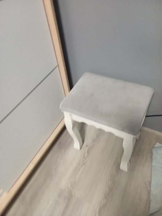 Toaletka z taboretem