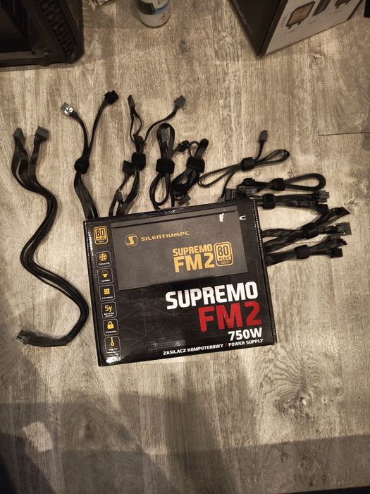 Zasilacz SilentiumPC Supremo FM2 750W 80+ Gold