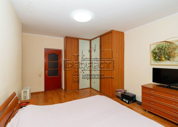 Продаж 4-к.кв., Самойла Кошки  9 / Самійла Кішки  9
