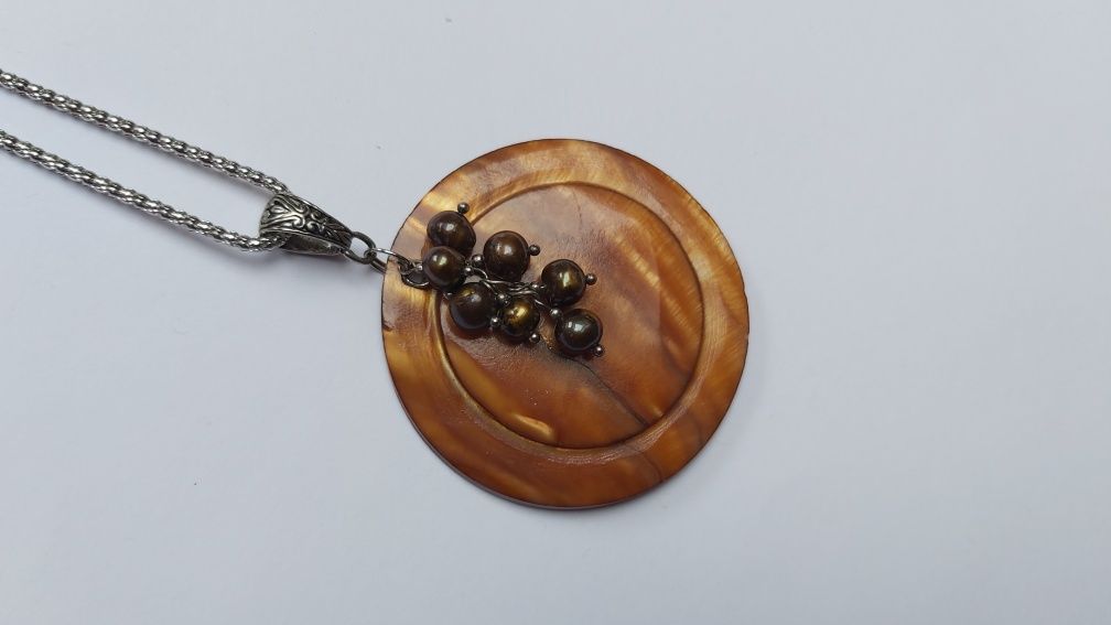 Wyjątkowy wisior perły naturalne masa perłowa długi łańcuszek