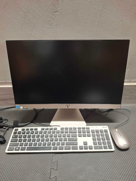 Komputer ASUS All-in-One 8GB RAM SSD Kamera