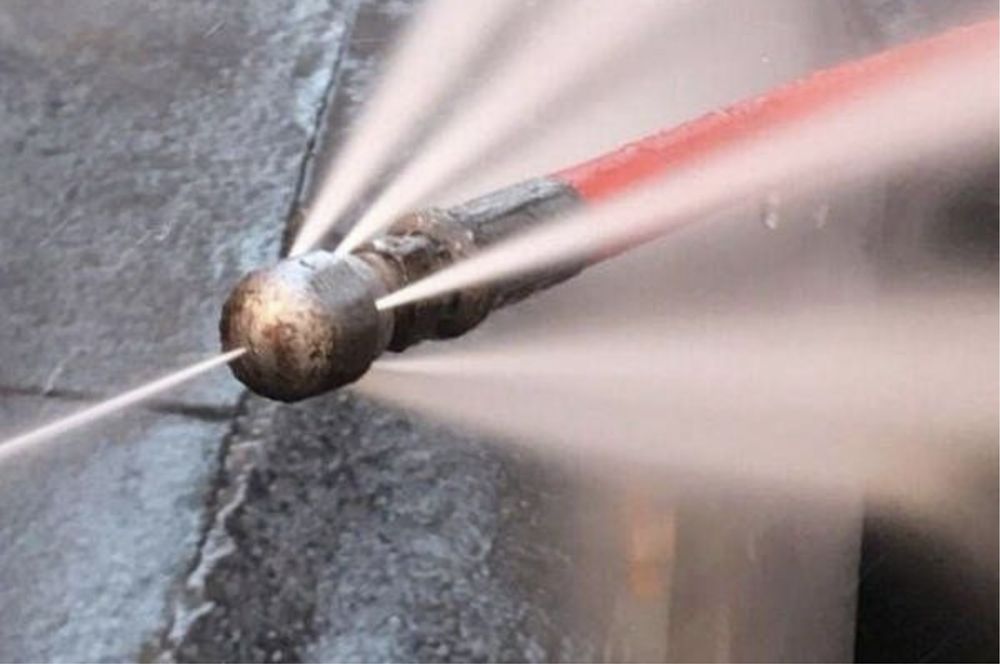 Гідродинамічна і електро-механічна чистка каналізації.