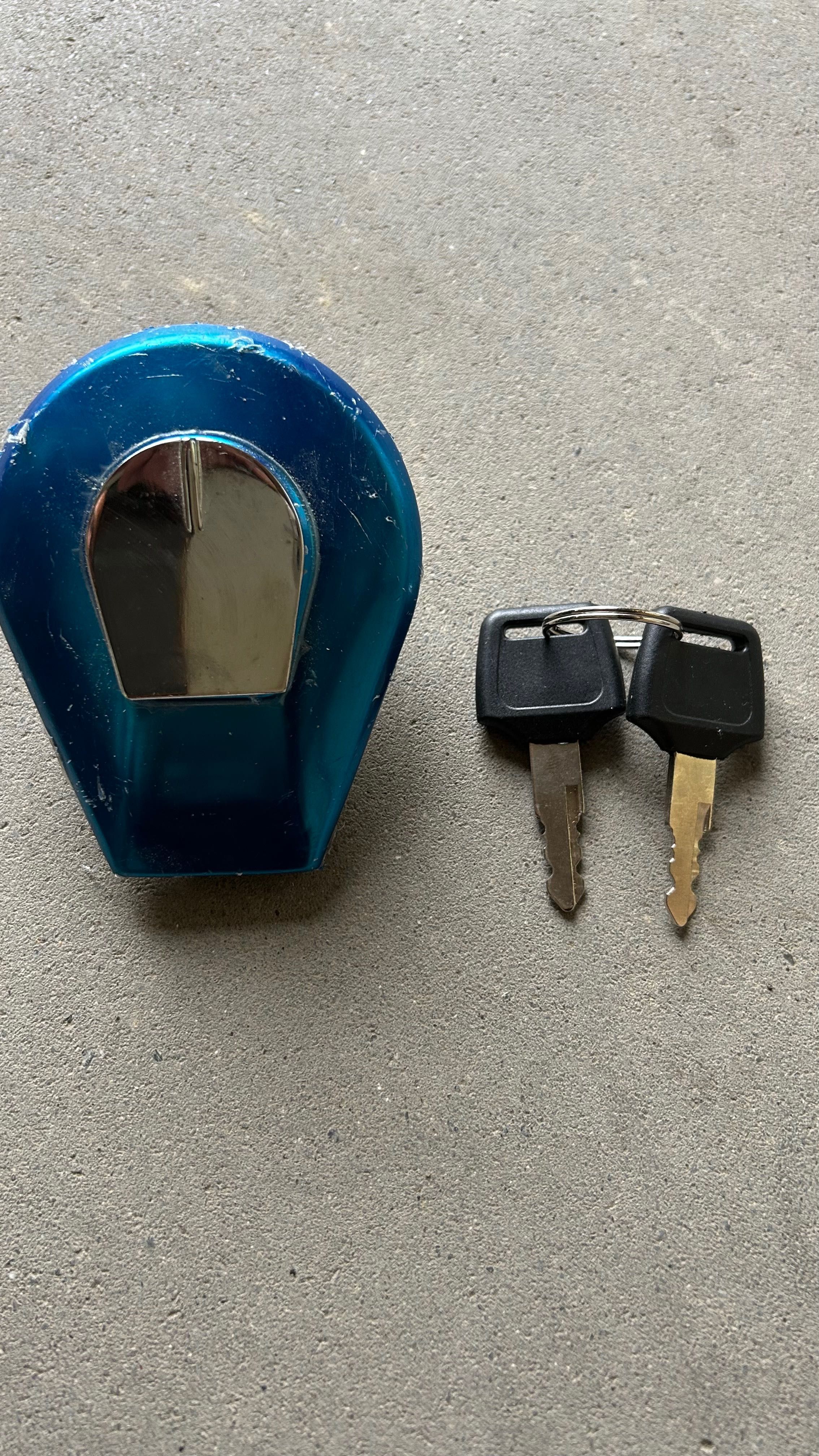 Korek wlewu paliwa VF 750