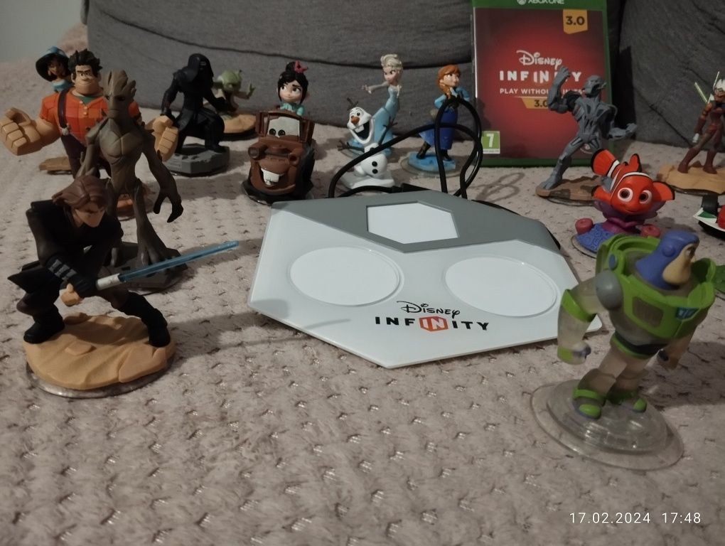 Infinity Xbox one  figurki płyta i tacka