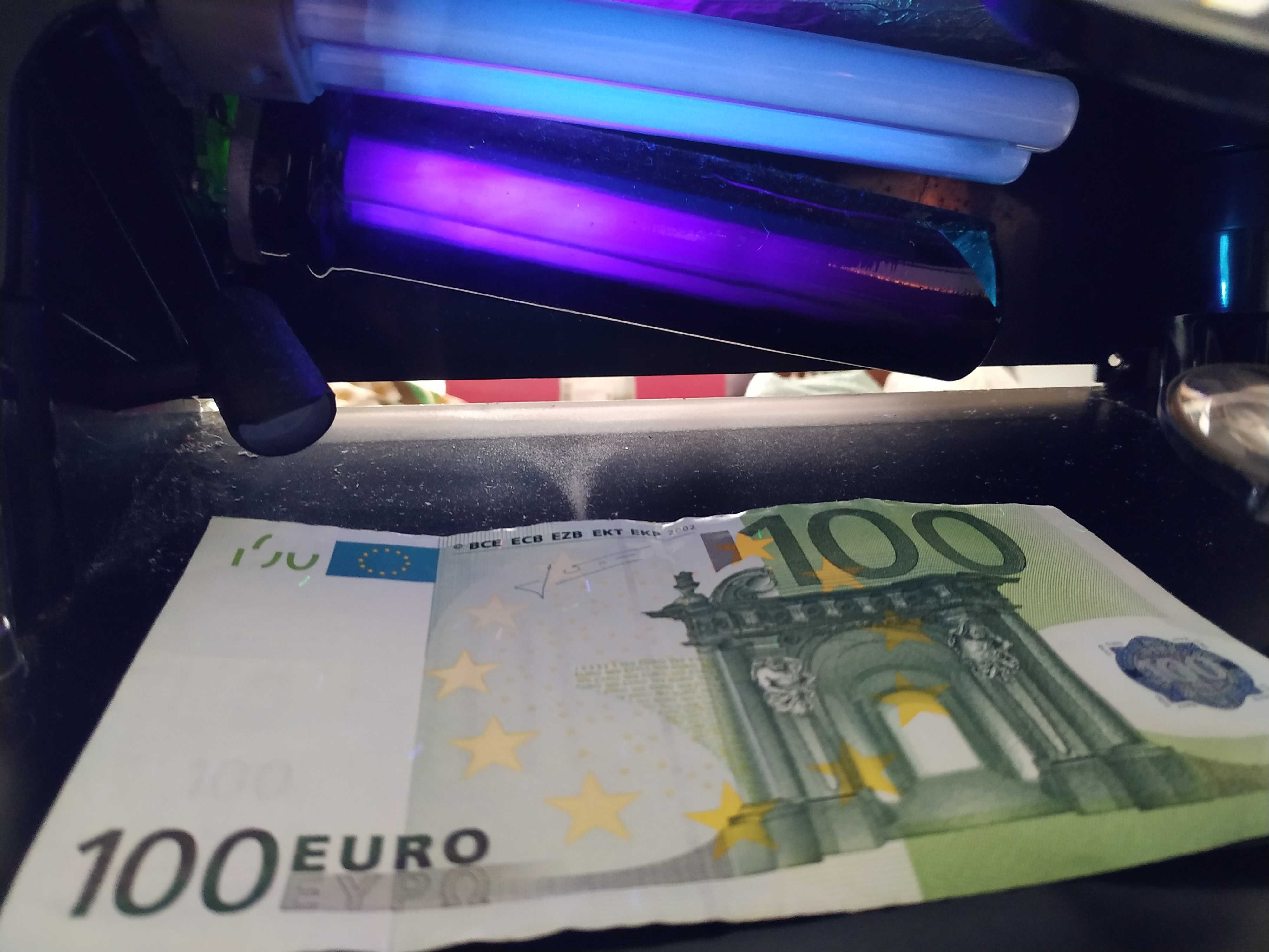 Máquina para Notafilia -Estudo e análisa, luz negra, câmera, lupas etc