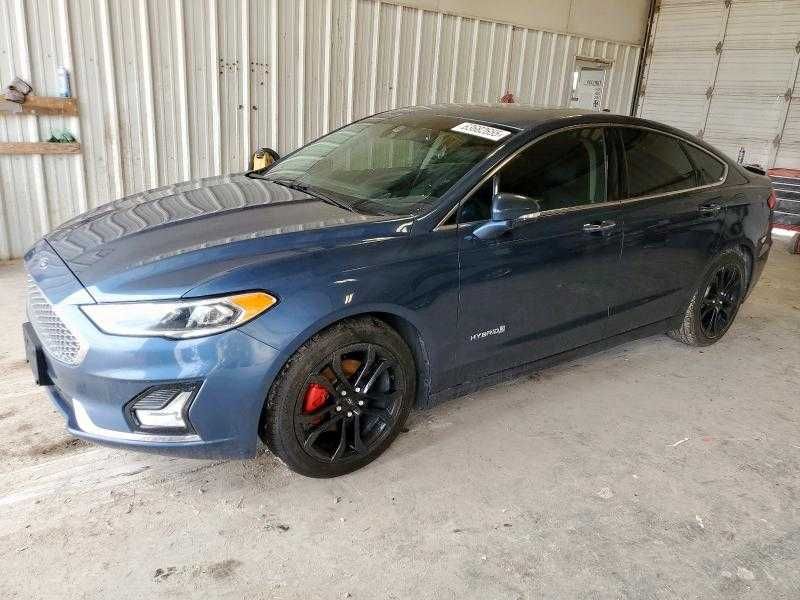 Ford Fusion Titanium 2019 /