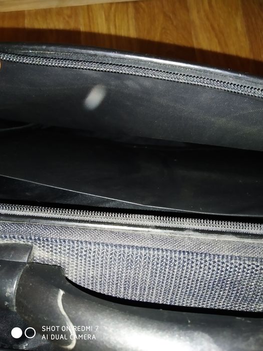 Сумка для ноутбука с рёбрами жёсткости.