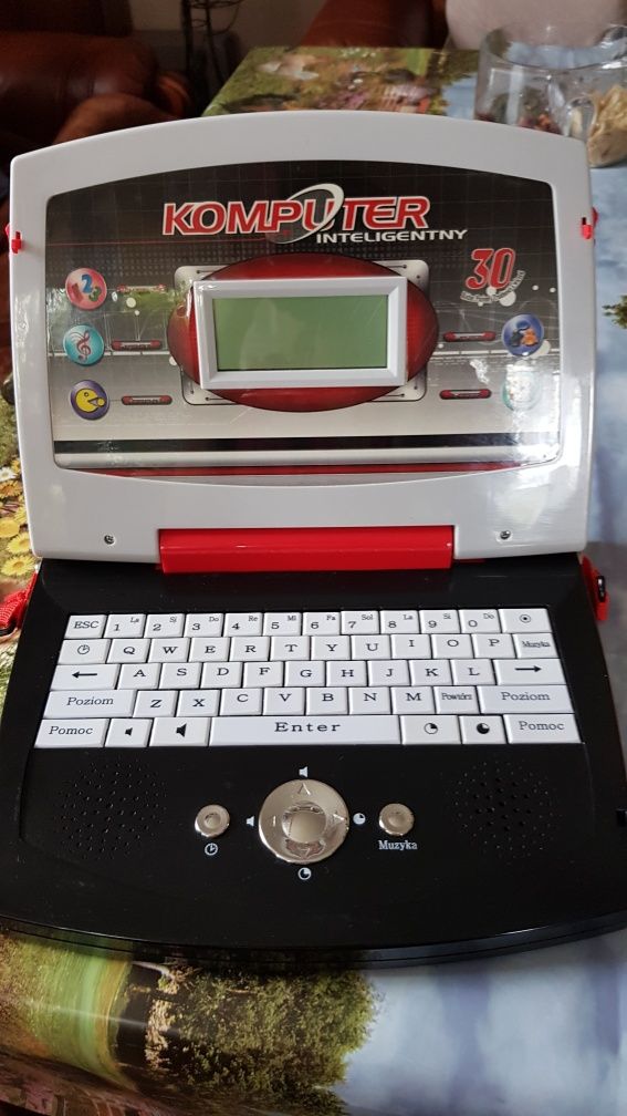 Laptop komputer edukacyjny