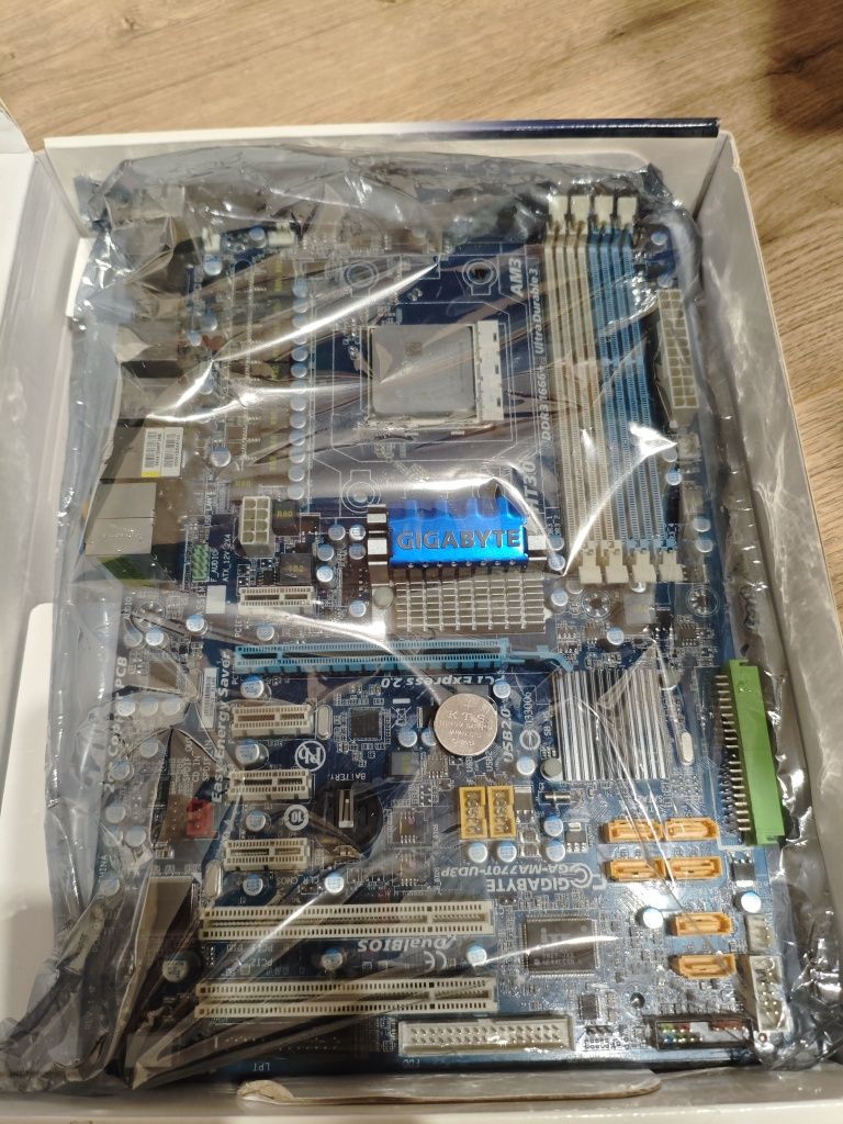 Gigabyte GA-MA770T-UD3P