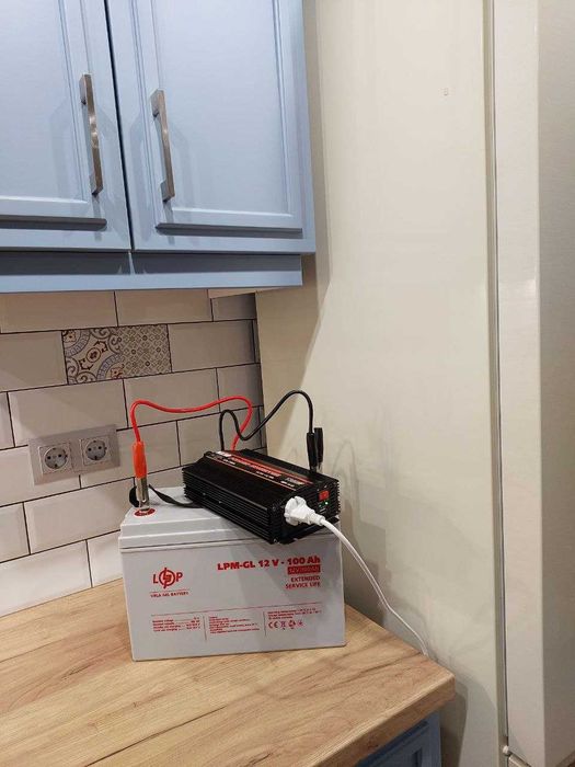 Преобразователь Инвертор Інвертор UKC 12V-220V 1300Вт ИБП ДБЖ UPS 10Am