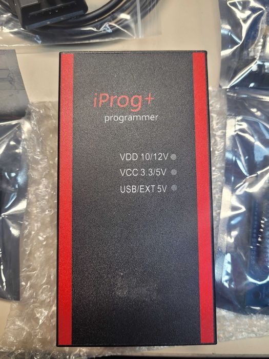 Iprog + Programator sterowników procesorów pamięci oraz kluczy