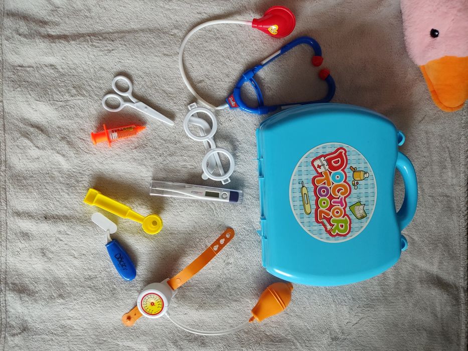 Набір лікаря у валізі