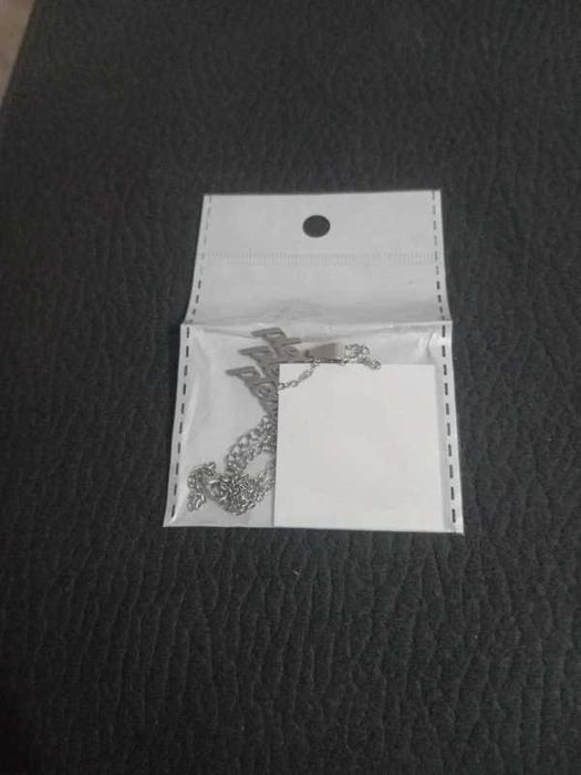 Colar Sabrina Carpenter prateado - Please