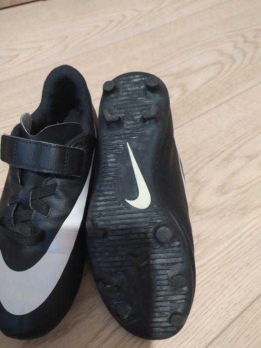 Бутсы для игры в футбол NIKE